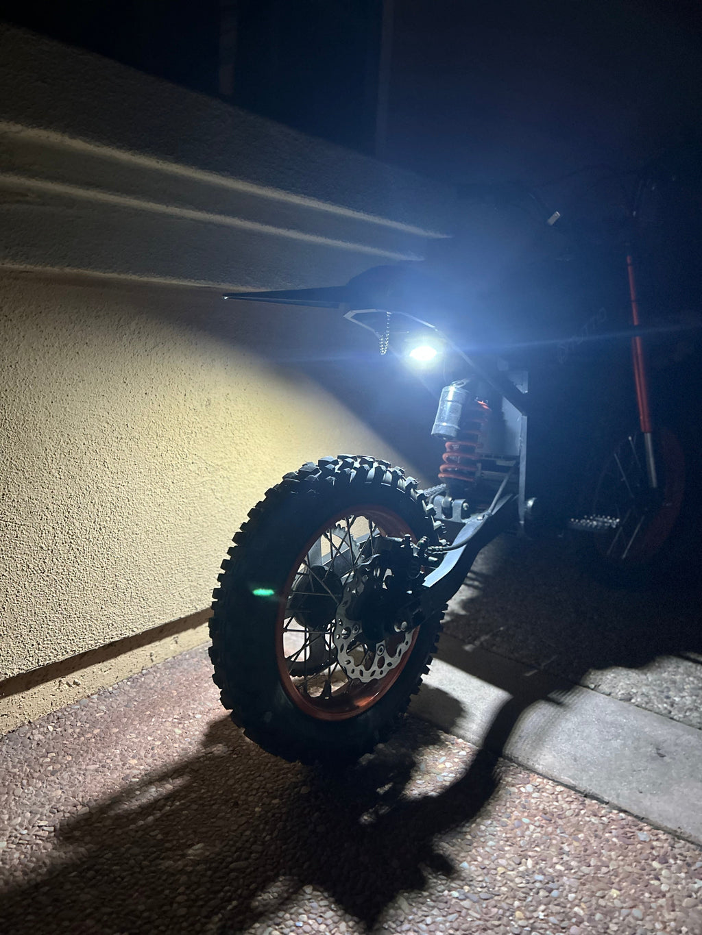 Battery Powered Rocklight V3 (AA)